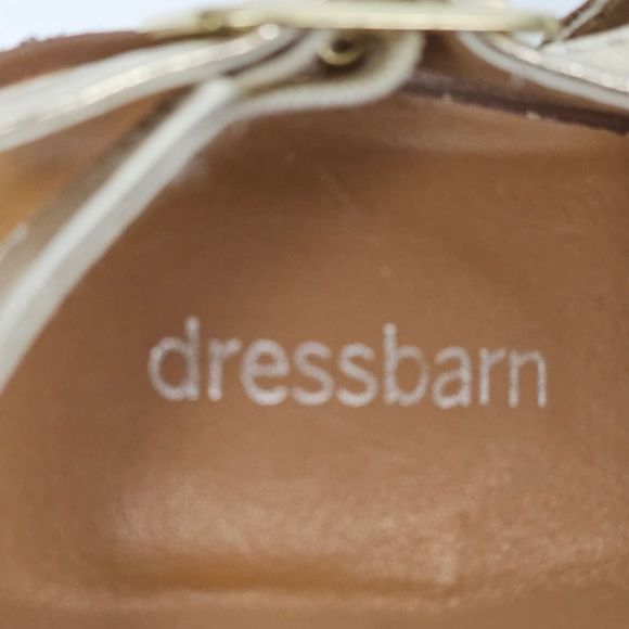 Dressbarn Sandals Cream & Tan Woven Strap Gold Back Strap Accent Size 8.5 - Picture 10 of 11